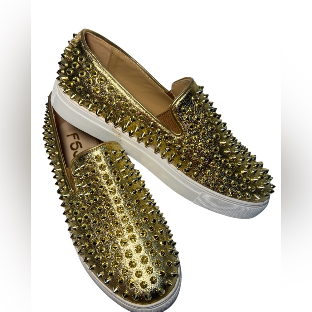 F5J Gold Spiked Flats size 7